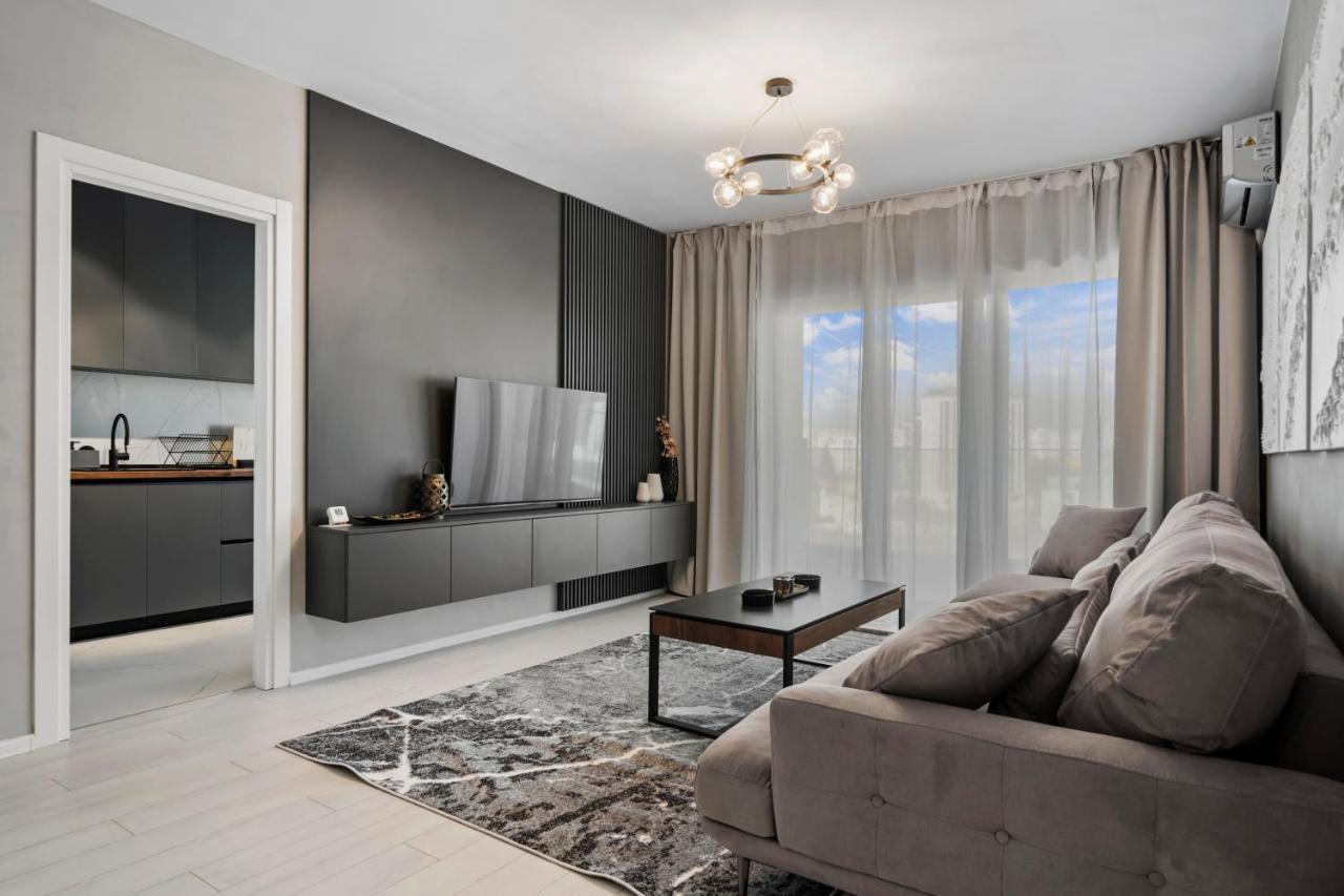 Ultra-modern & Spacious 2br Apartment With Balcony