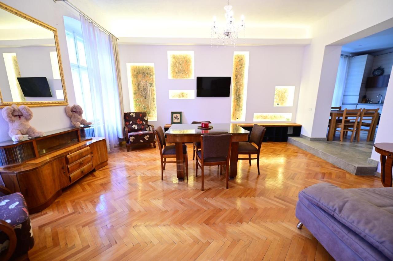 Flh The Apothecary's House Casa Farmacistului