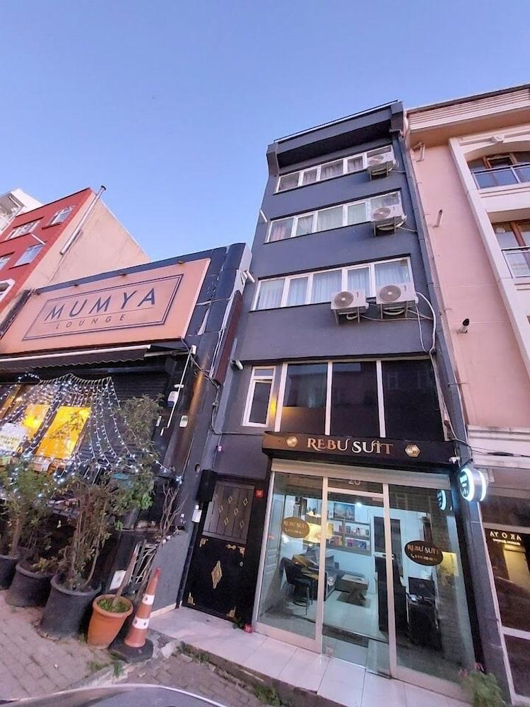 Rebu Suit Butik Hotel