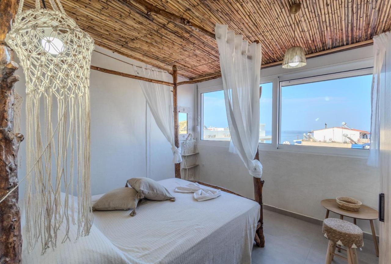 Christos Studios & Family Apartments