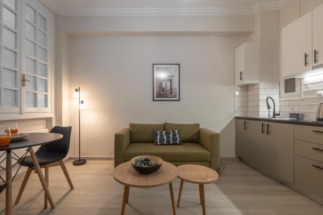 1br Apt With Backyard In Plaka 10 From Acropolis