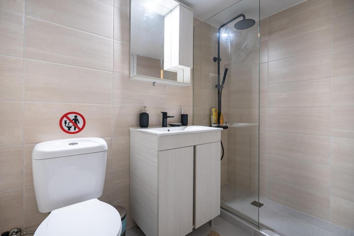 Clio 3br Apartment In Kypseli by S