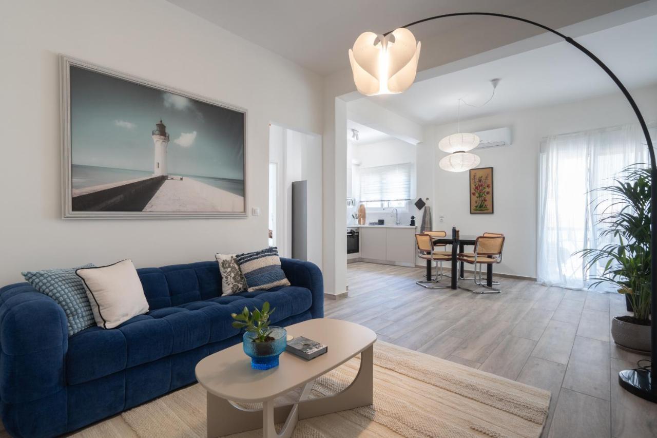 2bd Apt In Petralona Near Metro