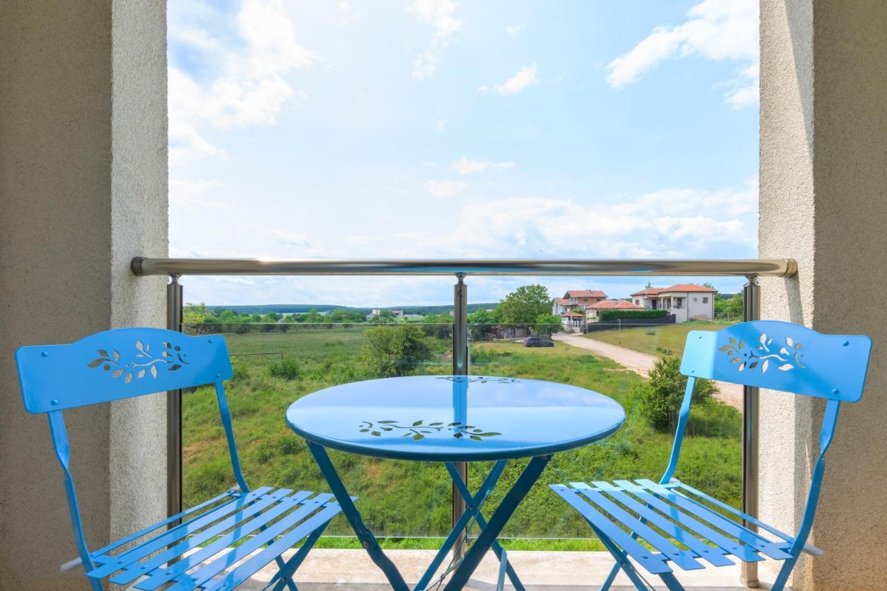 Azur Properties Ap51