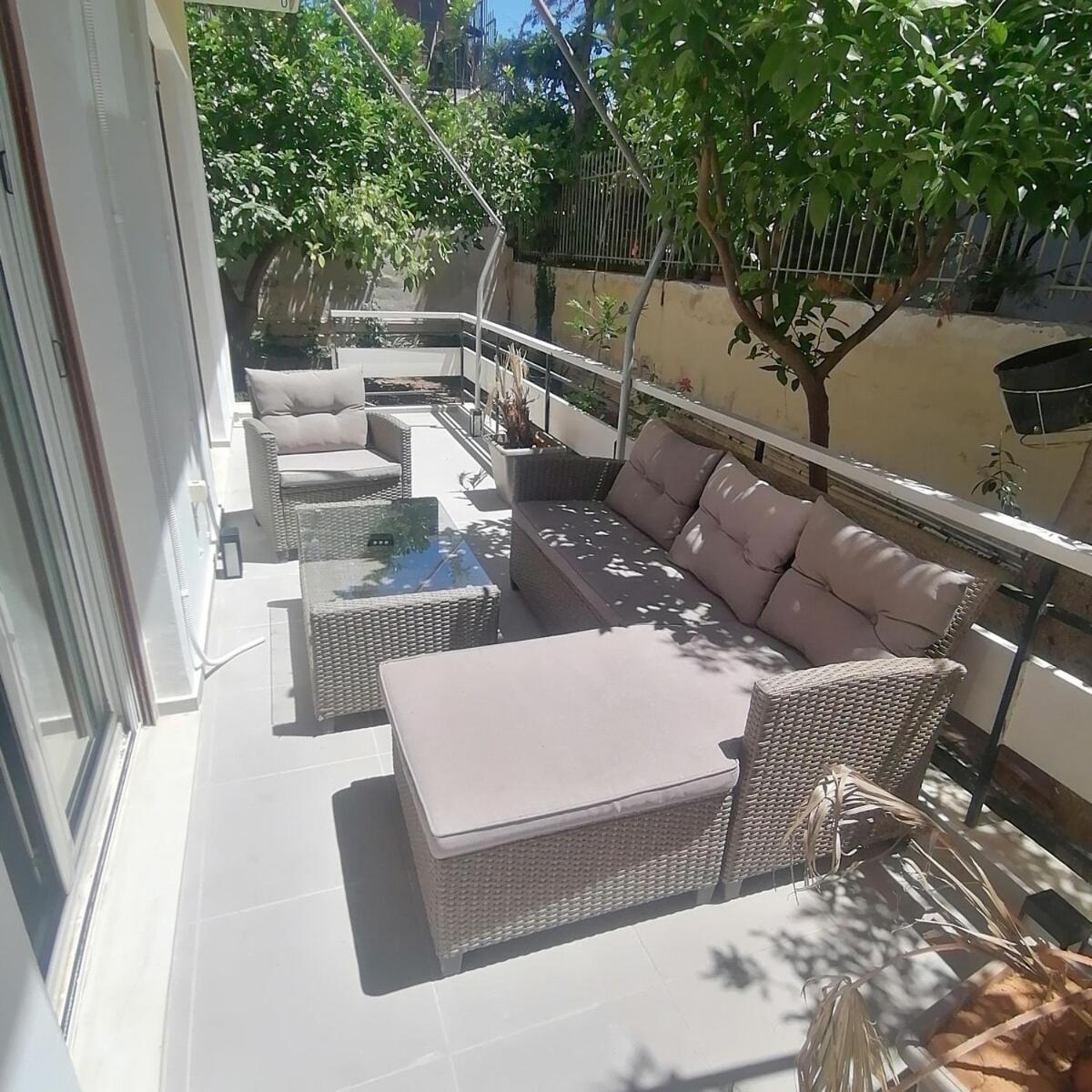 4pax, Central Voula, Market, Beach