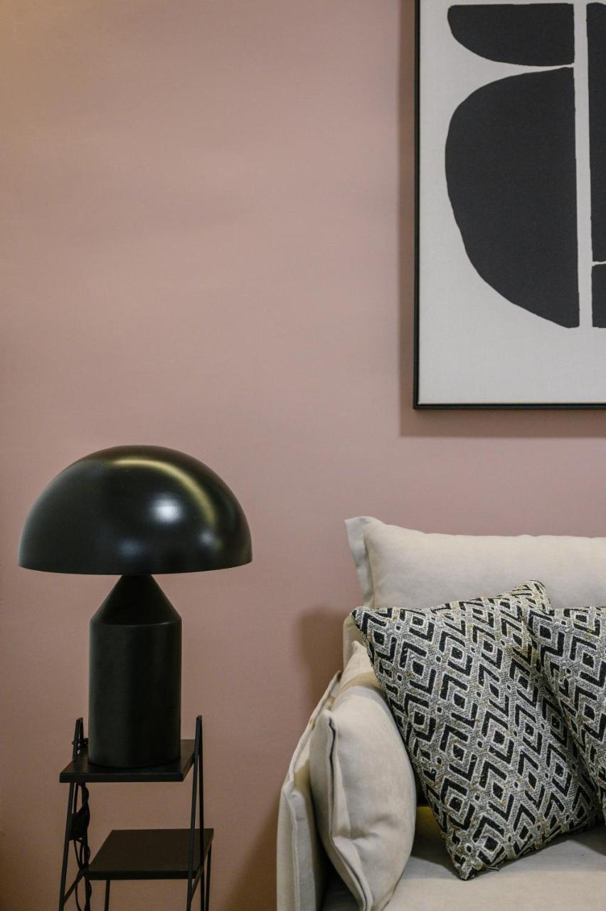 Elegant Urban Stay In Piraeus