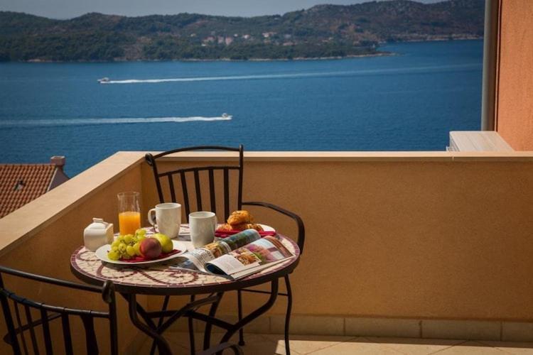 Apartments Nina Two-bedroom Apartment With Balcony & Sea View Ora Ac