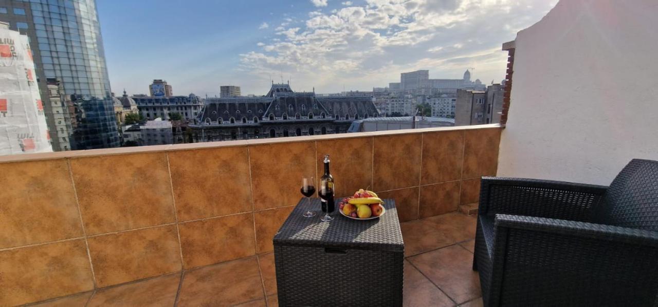 Baroque Style Duplex With Scenic Views Of City Centre