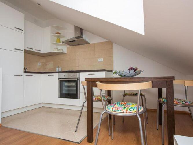 Apartments Nina One-bedroom Apartment Ora Ac