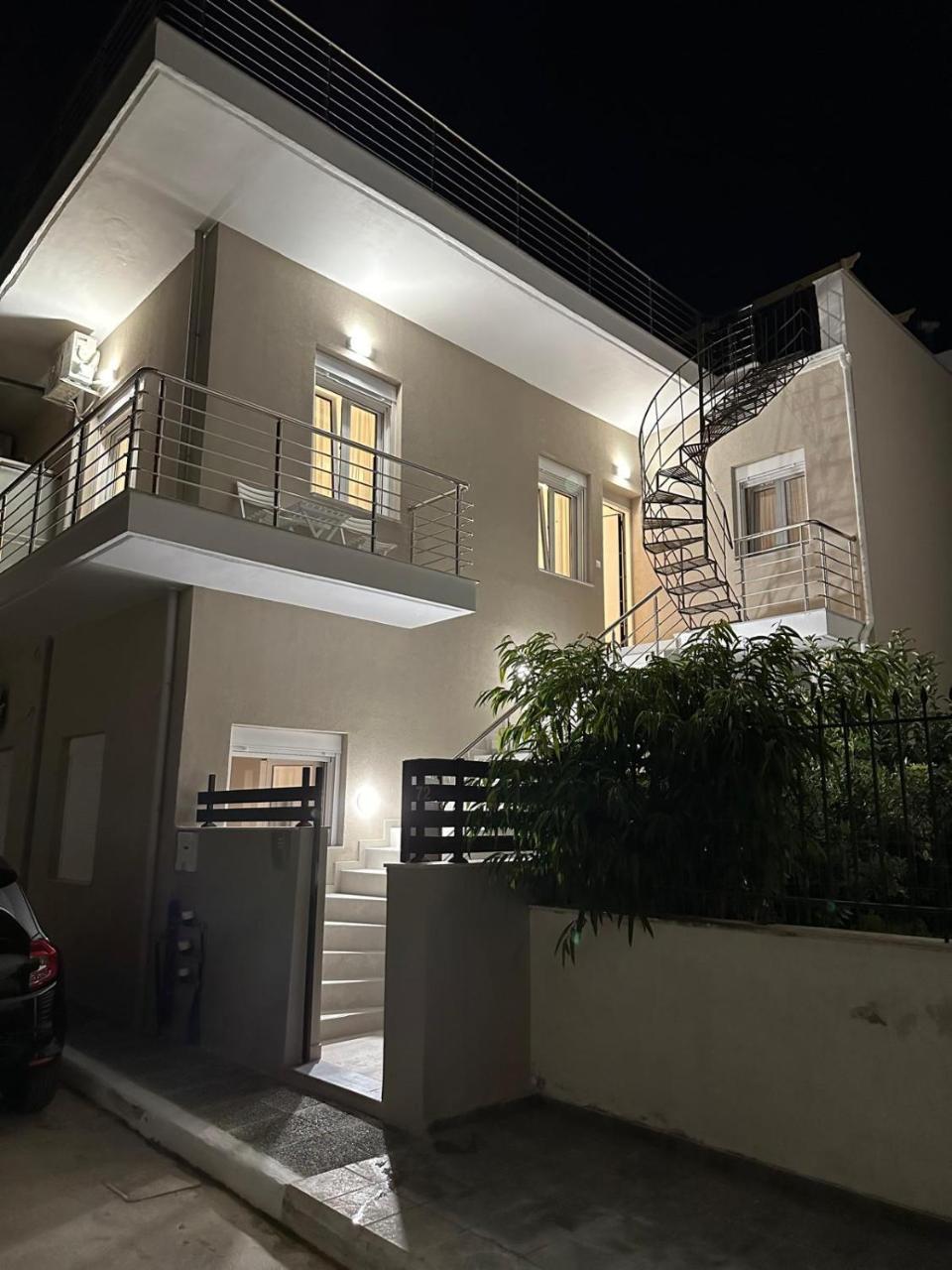 A & A Apartment With Balcony