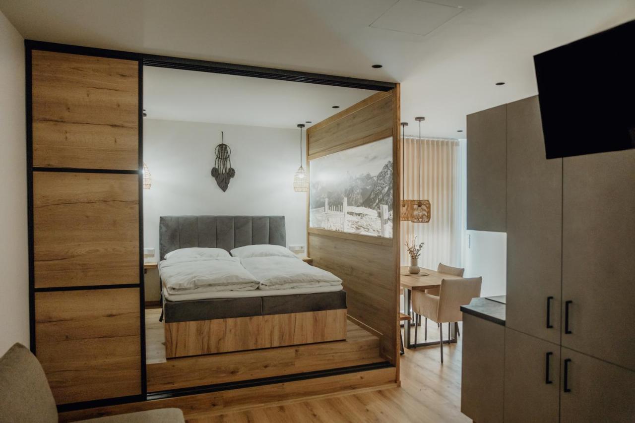 Sam`s Hairberge Apartments