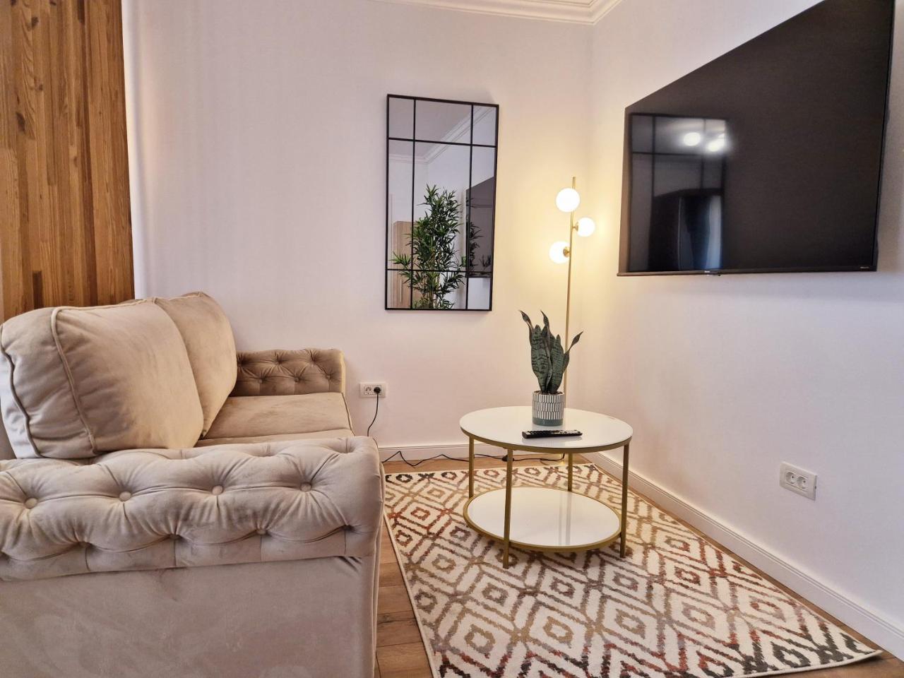 Cozy Nest Near Bulevardul Decebal