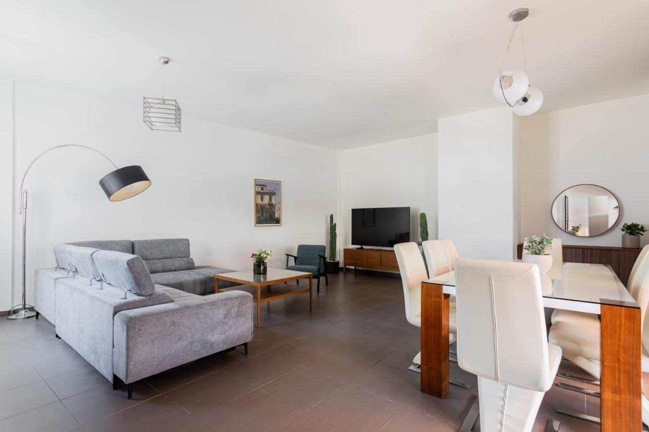 Town House by Phoenix Apartments