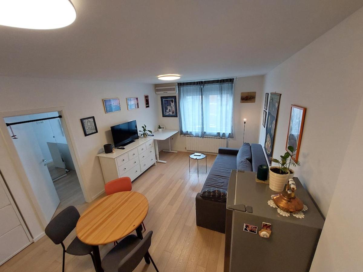 Zagreb Apt Near River & Bus & Airport