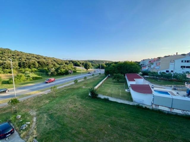 Two Bedroom Top Floor Pula Apartment With Balcony