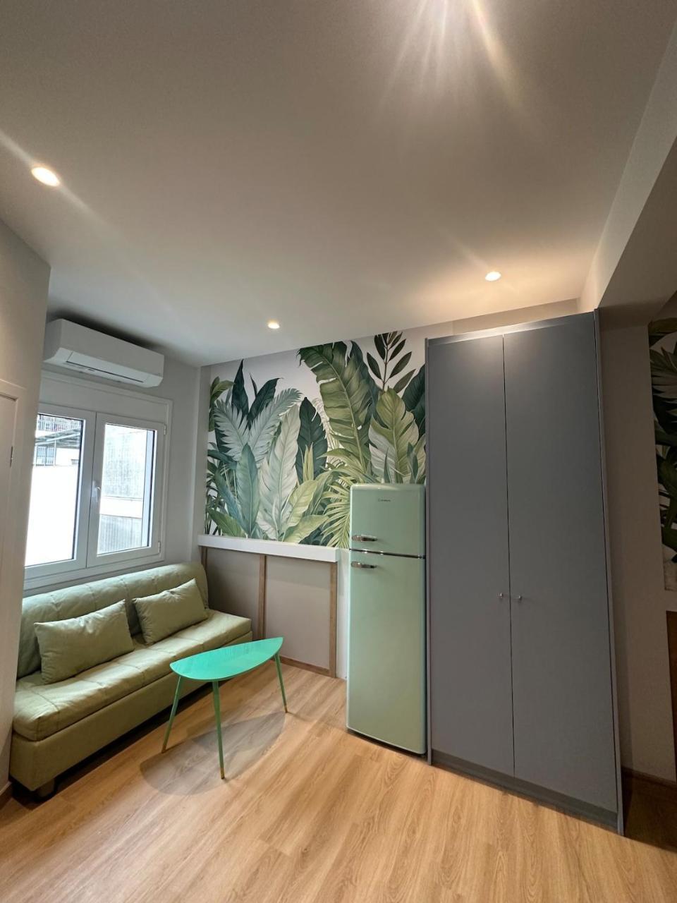 Emily In Athens Central Veranda Flat With Starlink