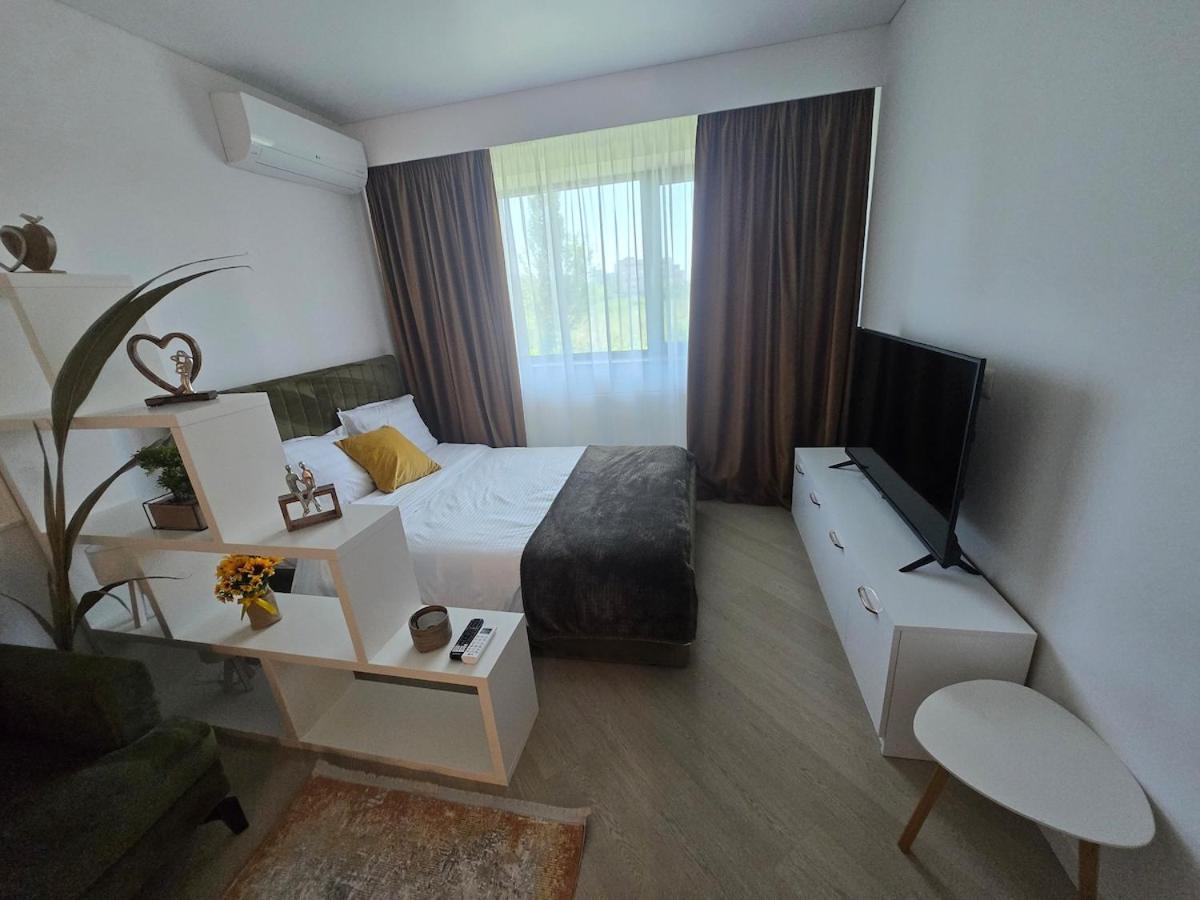 Happy Studio Cortina Deluxe