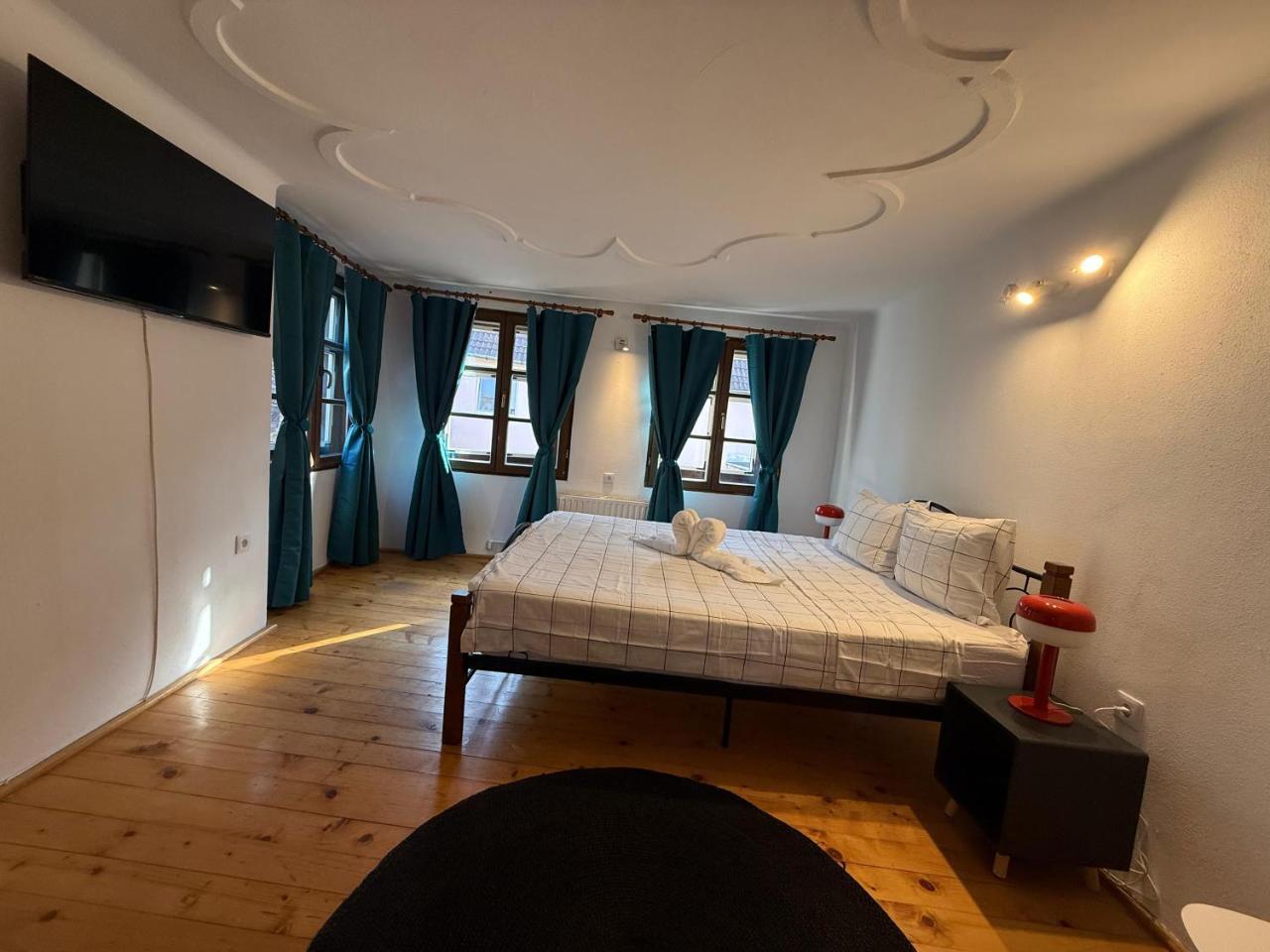 Felinarului 6 Studioul Albastru