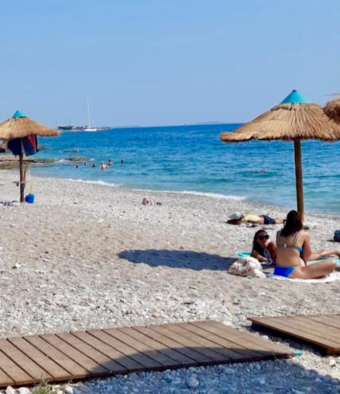 Spacious 2br by Floisvos Beach Saltwater Balcony