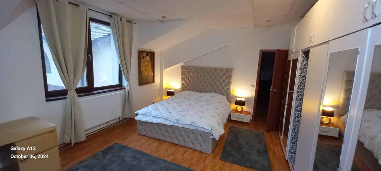 Villaweb, 2rooms Ap. 5min Drive To Center & Airport