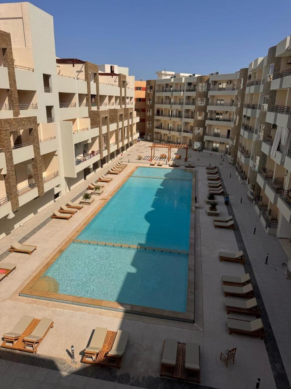 Avenuo Apartment