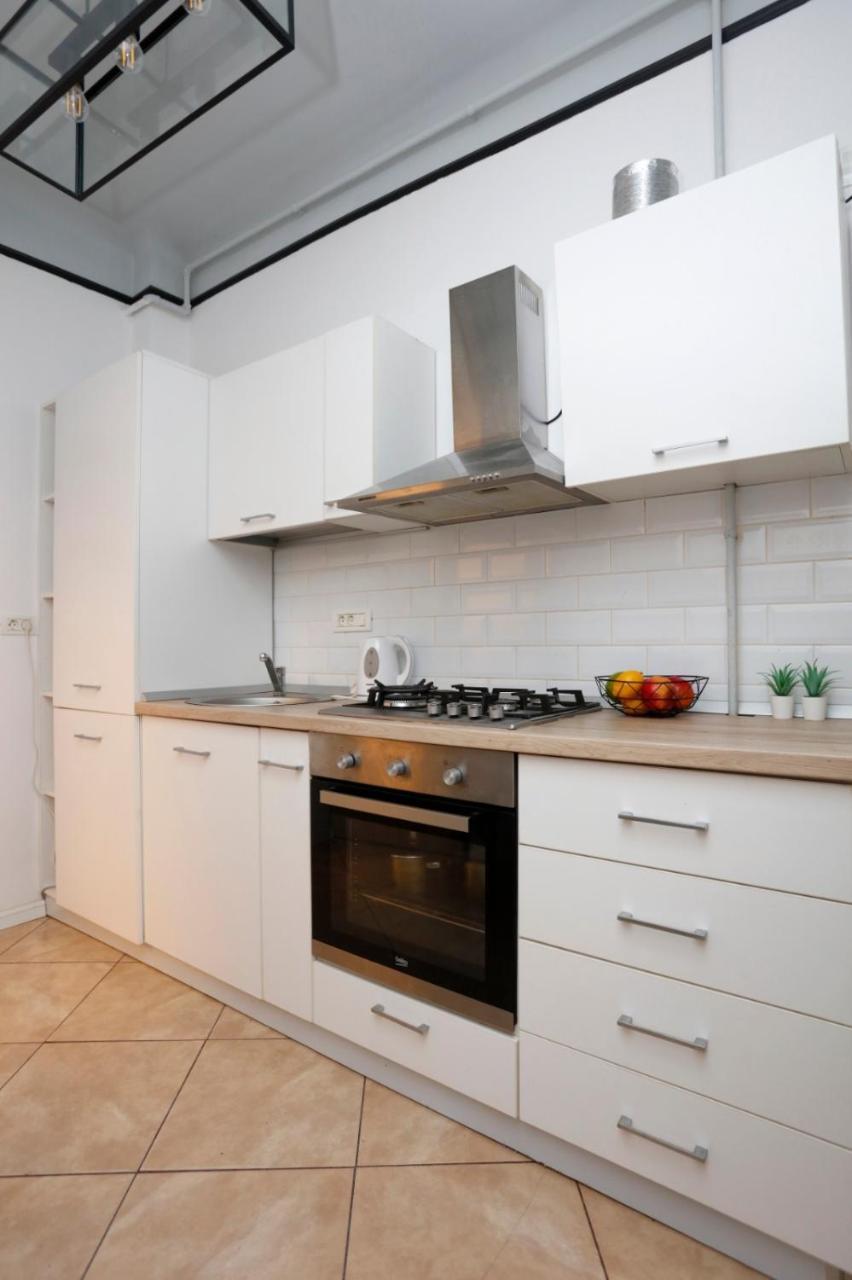 3 Bdrm Apartment Near Old Town