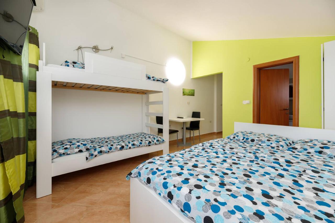 Villa Lavanda Family Friendly, Beachfront