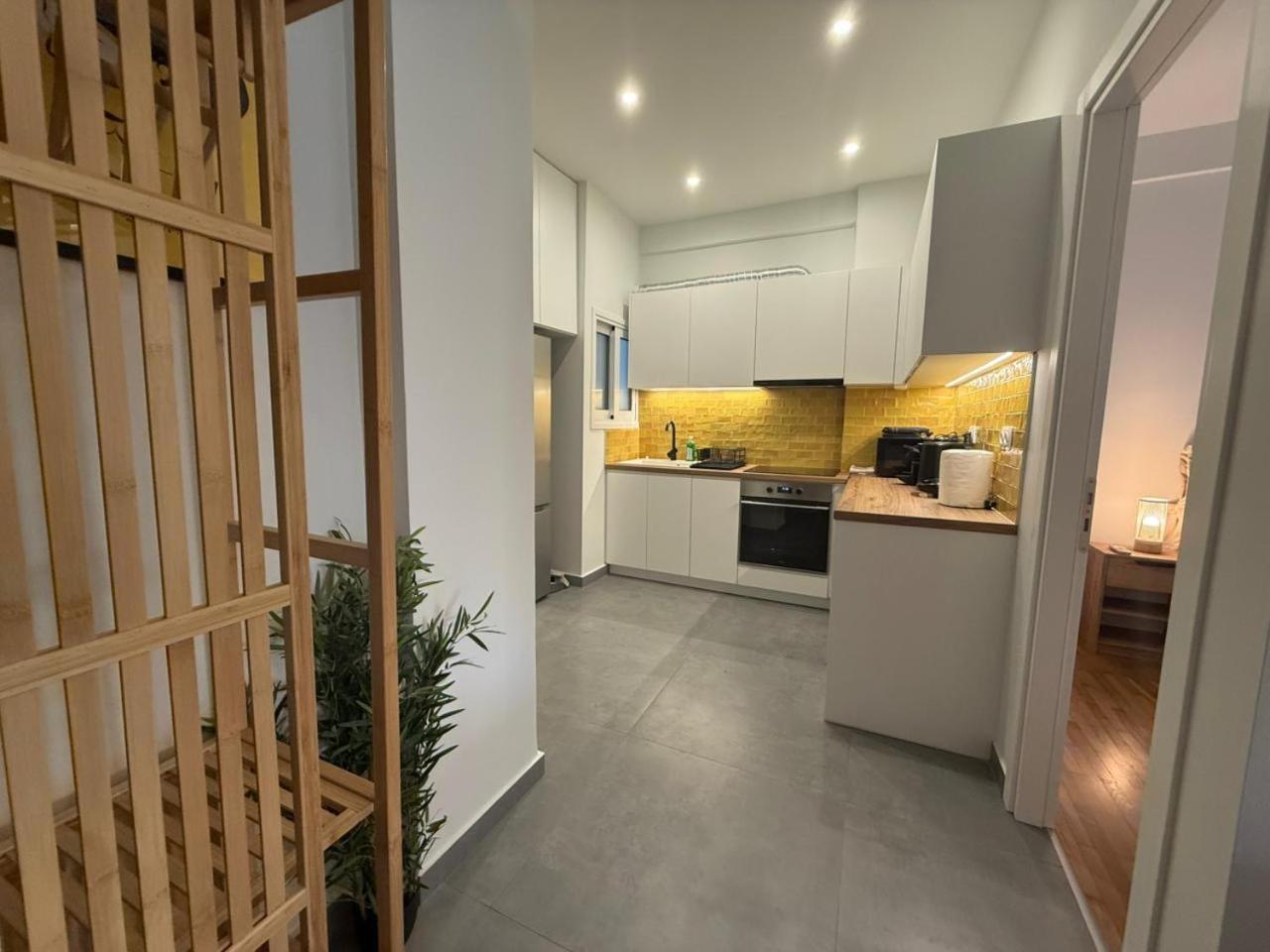 Modern Athenian Escape Walk To Metro & Acropolis