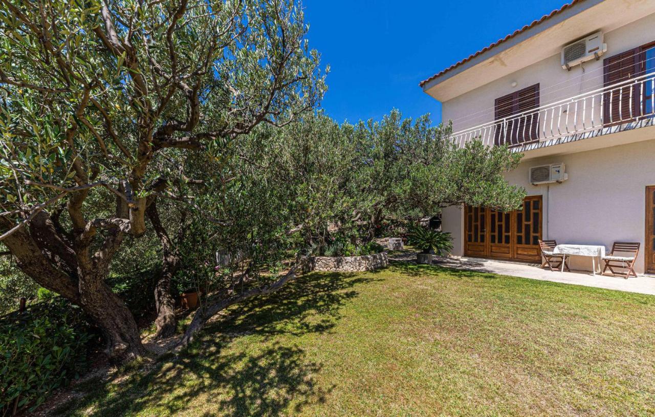 Cozy Apartment In Makarska With Wifi