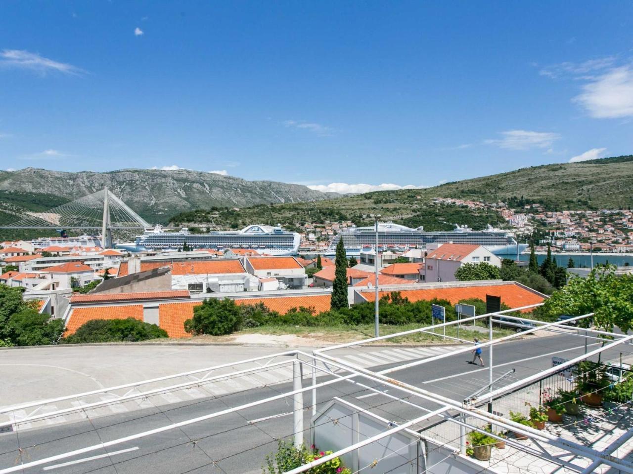 Guest House Bridge View Studio With Balcony & Sea View