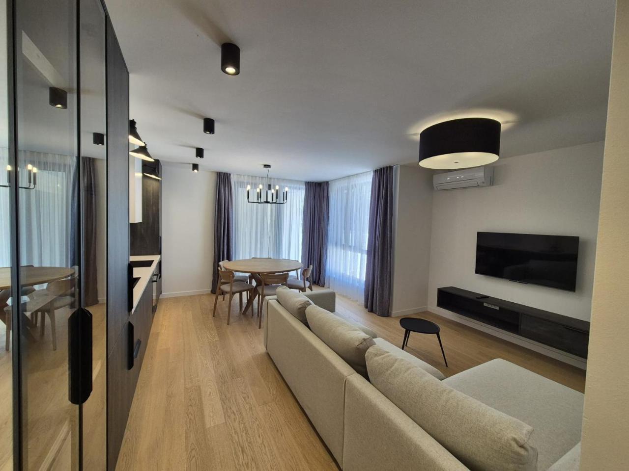 Luxury Sun Garden by Belmont Realty