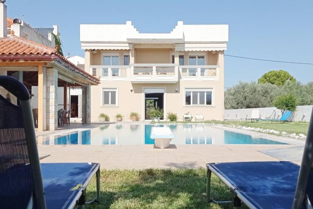 Villa Irene Evia, 4 Bdr, Pool, 500m To Beach