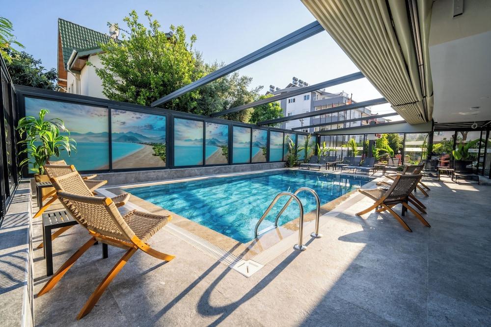 Coastline Orange Hotel