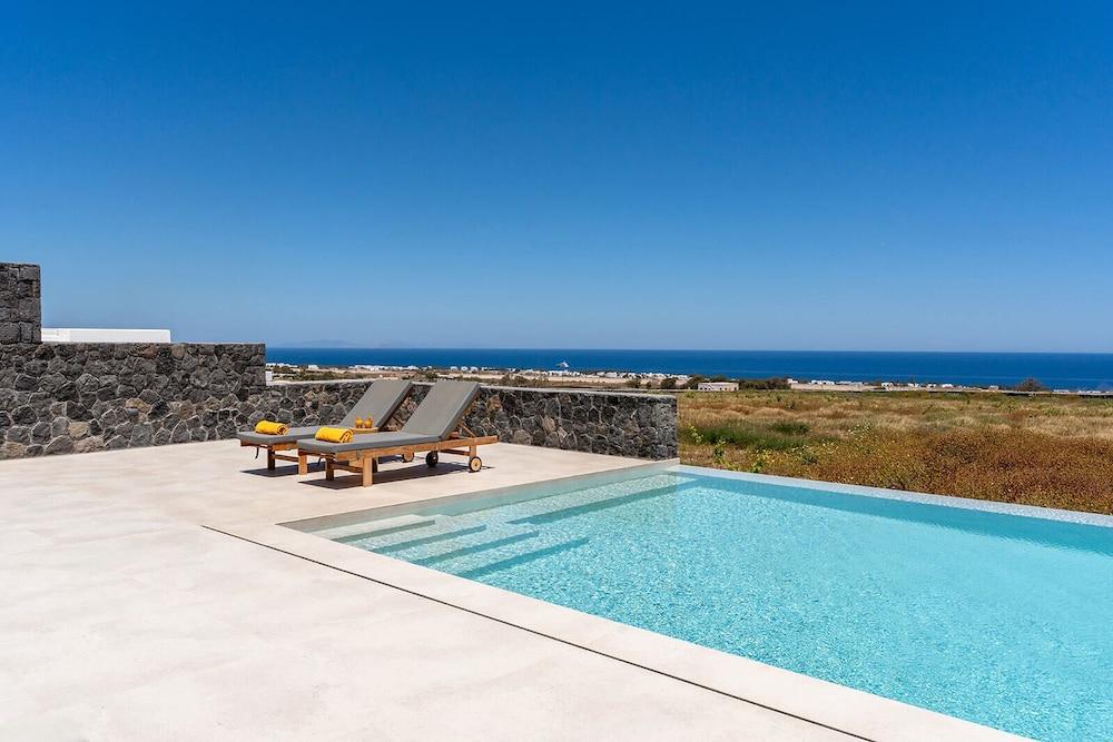 Platies Luxury Apartments Santorini