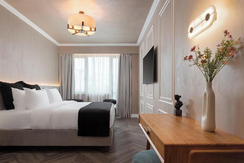 Acropolis Luxury Athens Suites