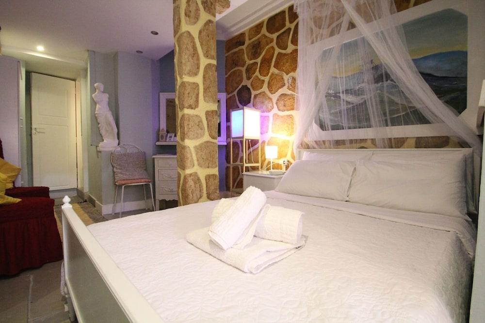 Alley Studio 2 by Frangki