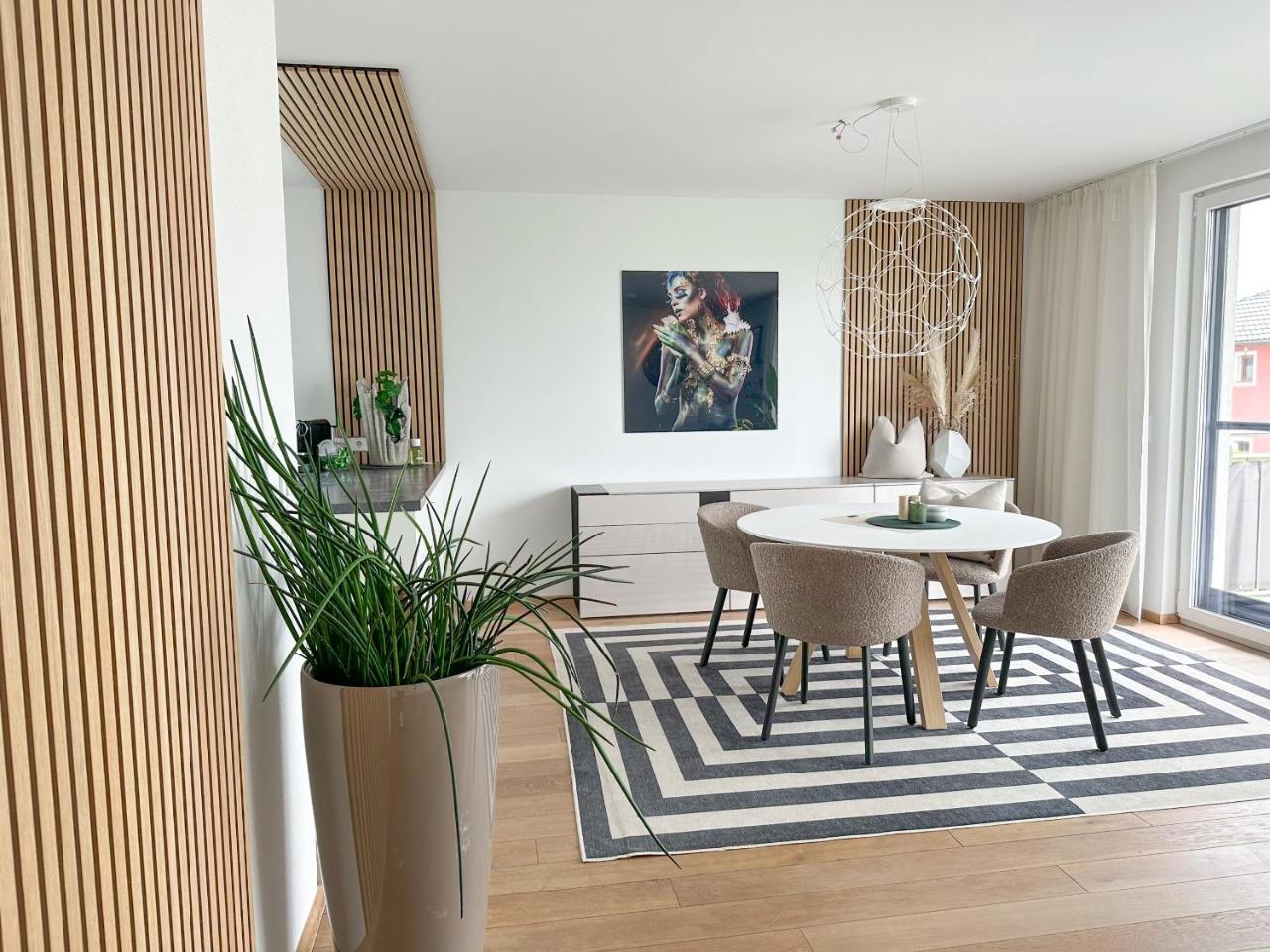 Sonnengrun Premium Apartments Seekirchen, Balkon