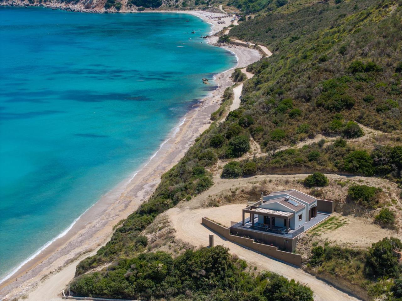 Beachfront Villa Fteri