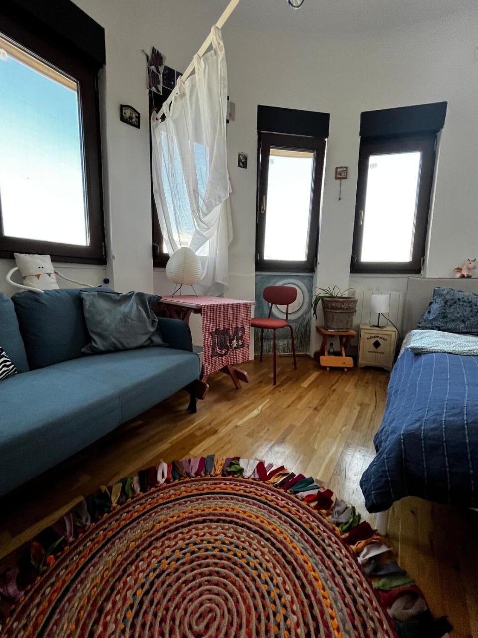 Central Artsy Studio, Self Check-in!