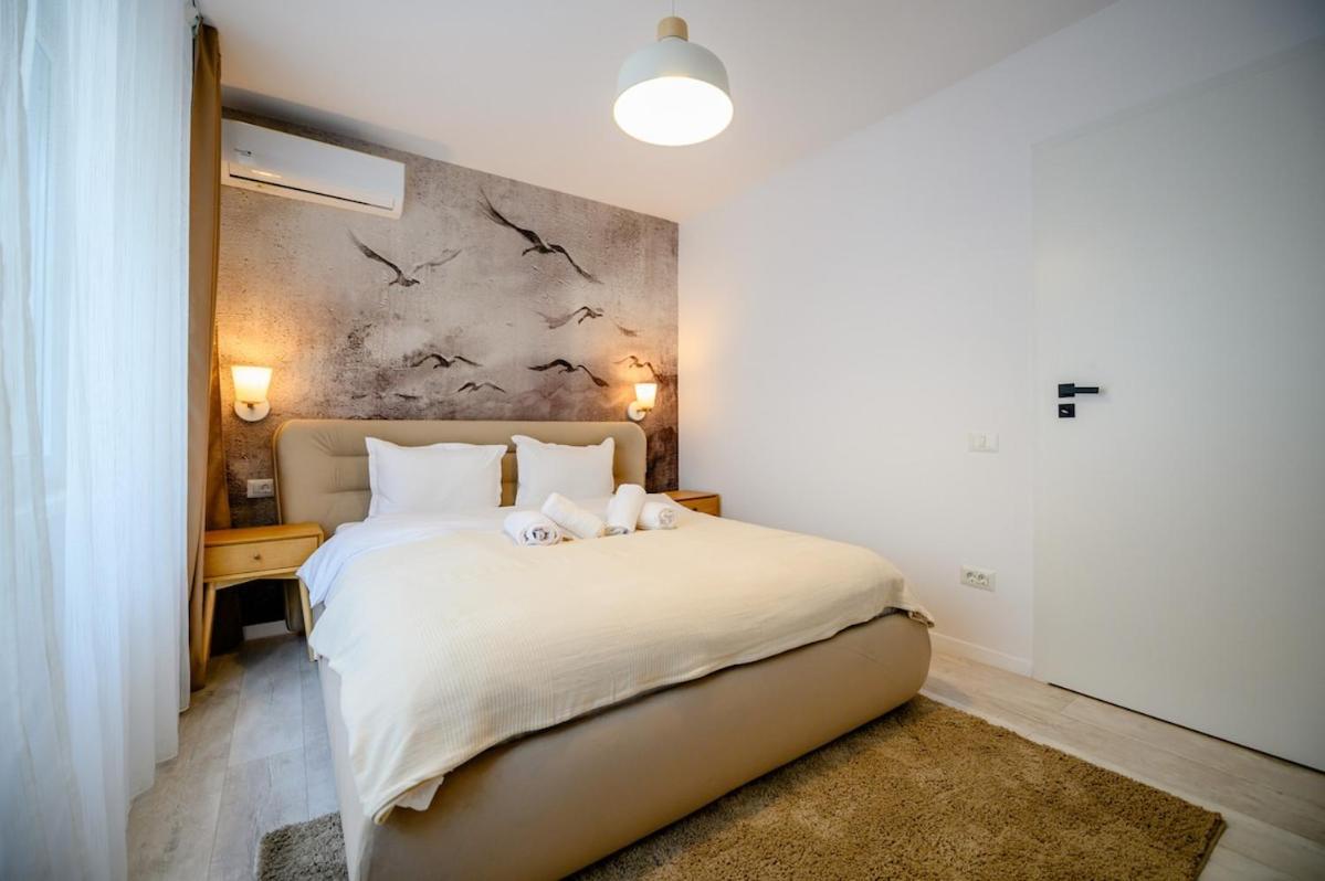 Retreat On Victoriei