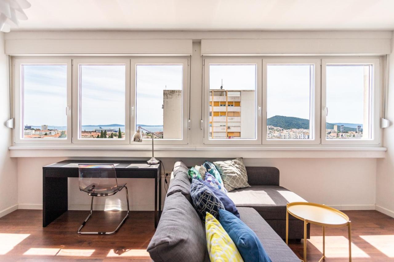 Comfortable Apt With Great City & Sea View