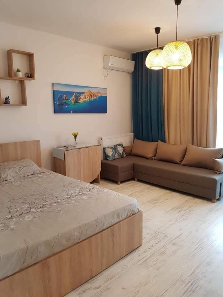 Saturn Sunrise Studio