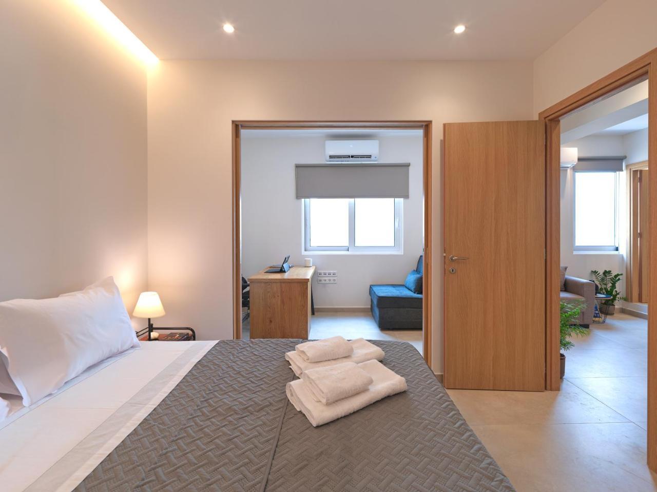 Stylish Apt In The Heart Of Athens 2' From Metro