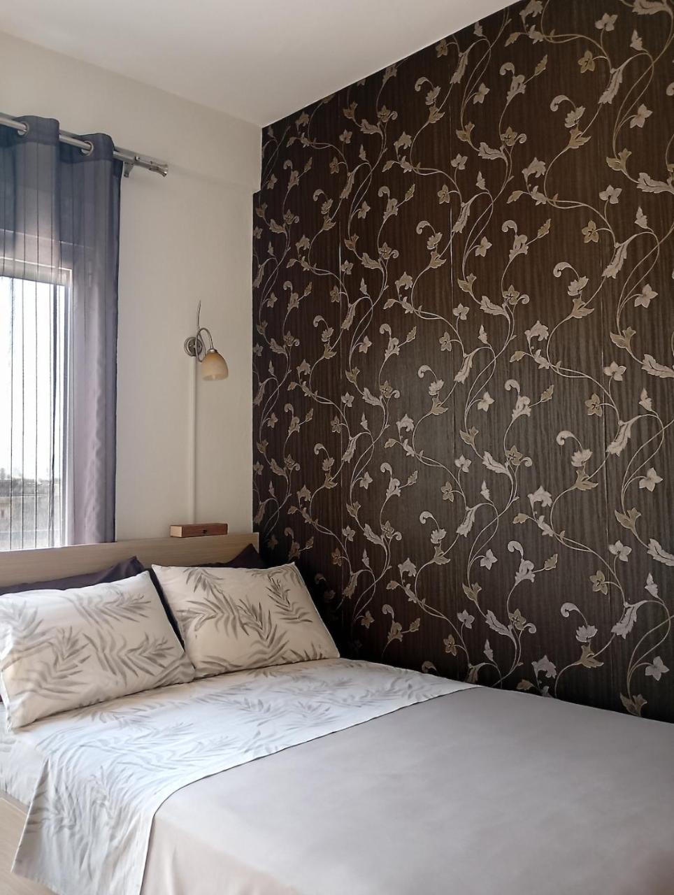 Open View Apartment On Metro Station