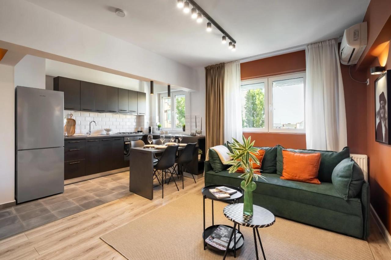 Colorful Bright 2br On Iconic Calea Victoriei