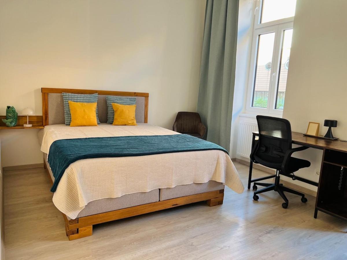 Servus Homes Metro Station Stadthalle Vienna Calling