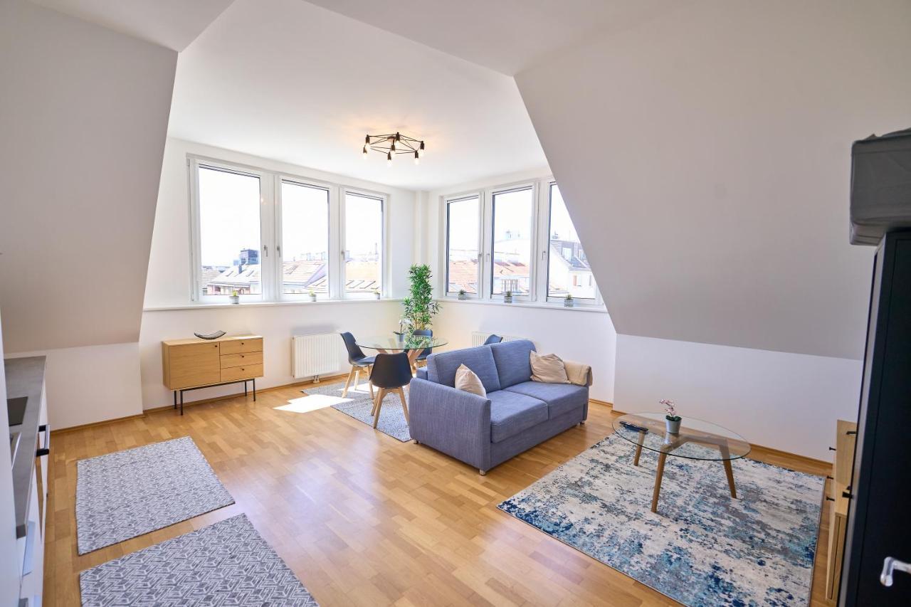 Klimatisierte Dachgeschosswohnung U4 Nahe