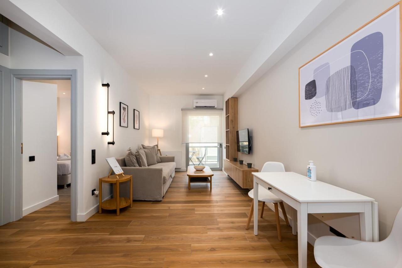 Plaka Gem Modern, Central Flat In Prime Location