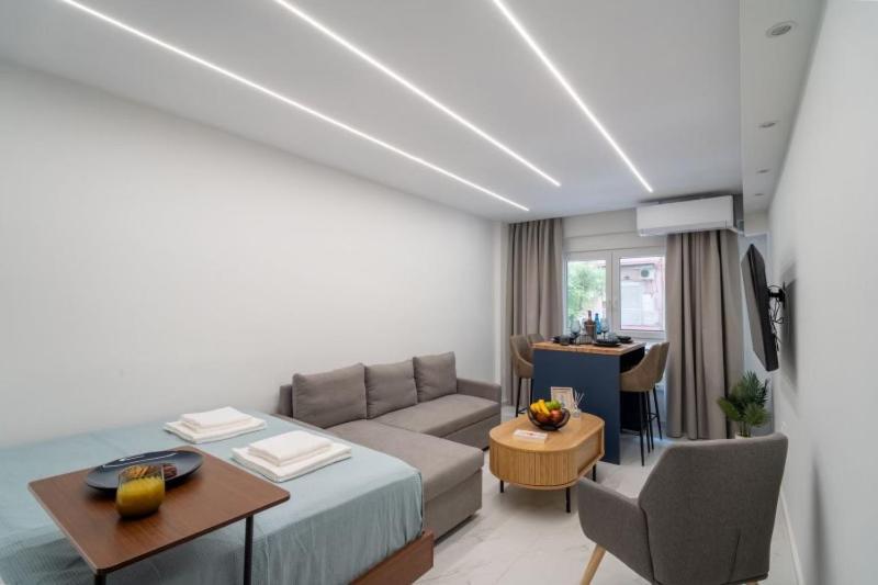 Central Modern Apartment Up To 6 People With Parking