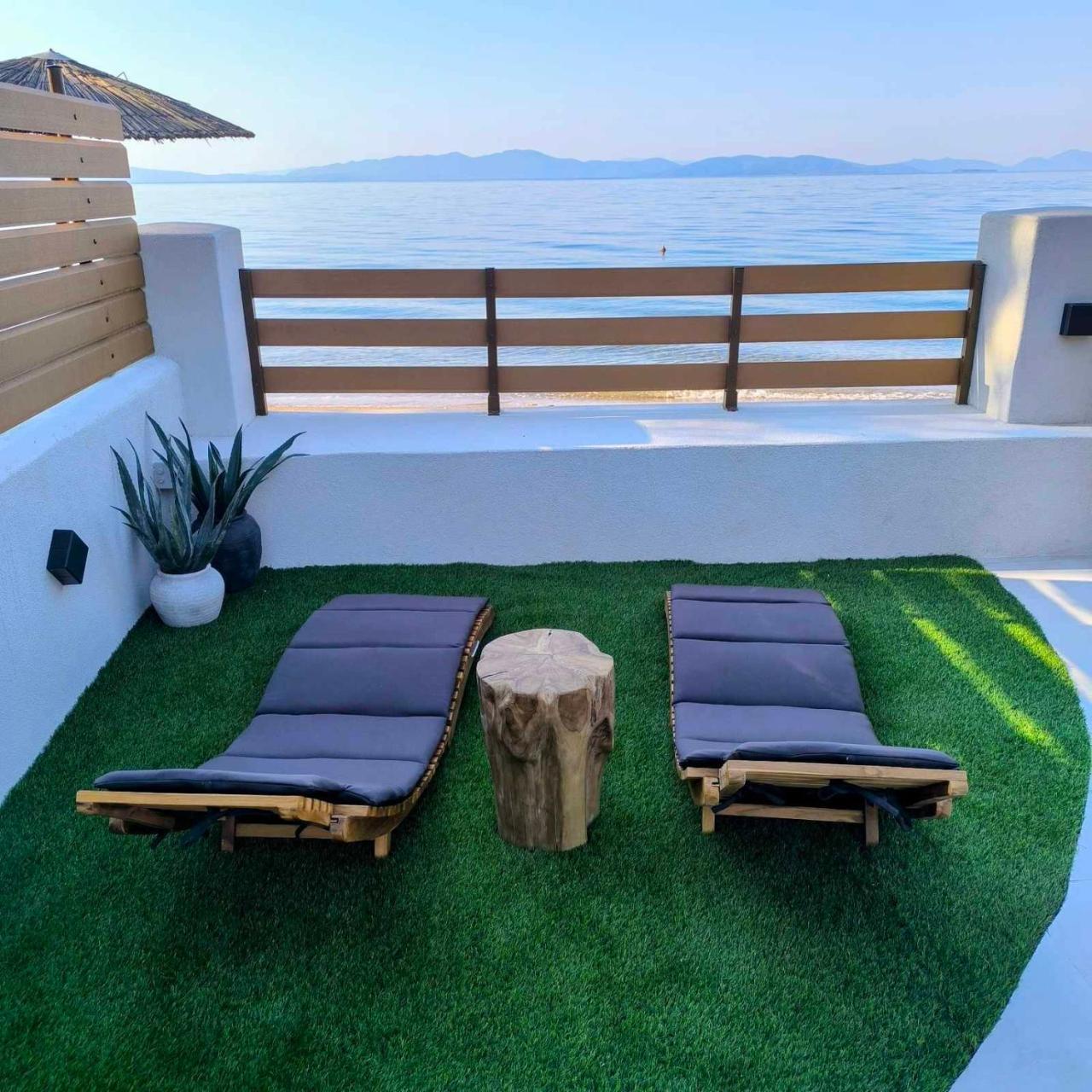 Malakion Lux Seaside Jacuzzi